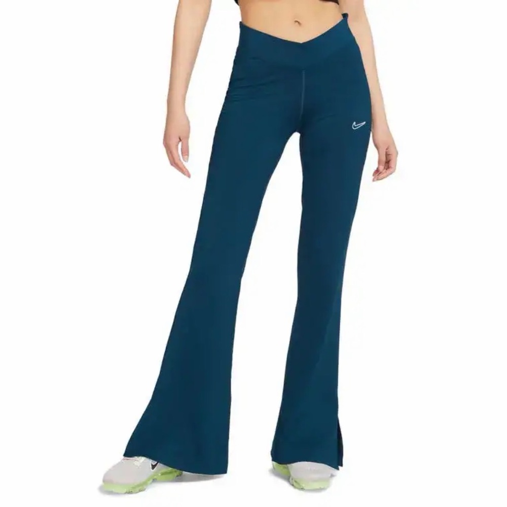 NWT Nike Mid Rise Flare Legging